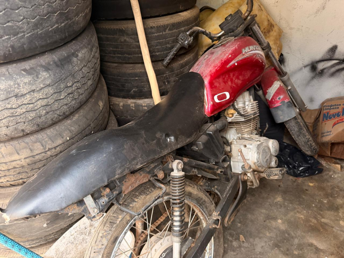 SUCATA: MOTO HUNTER DE COR VERMELHA (SUCATA SEM DIREITO A DOCUMENTAÇÃO). — foto 1