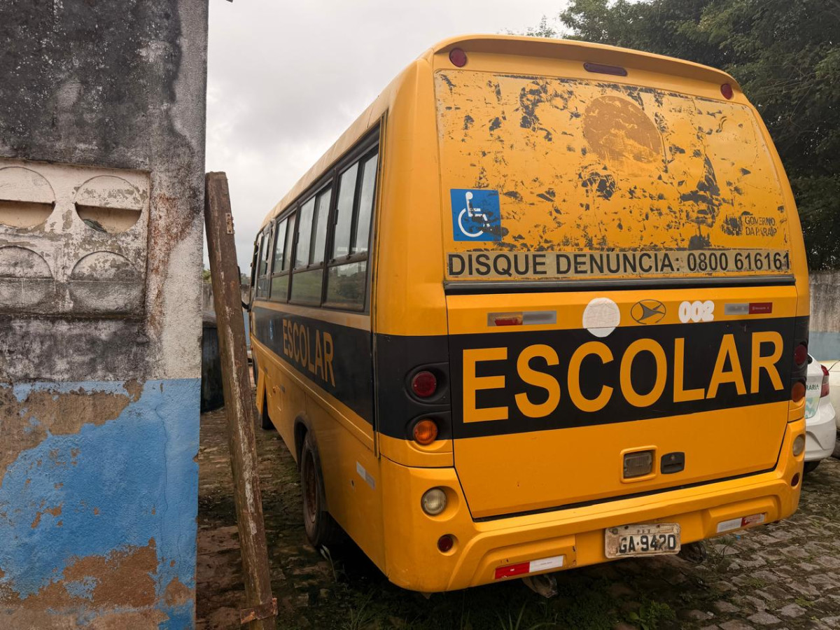 MICROÔNIBUS MARCOPOLO VOLARE V8L E-O, ANO/MOD 2012/2013, COR AMARELA, DIESEL — foto 2