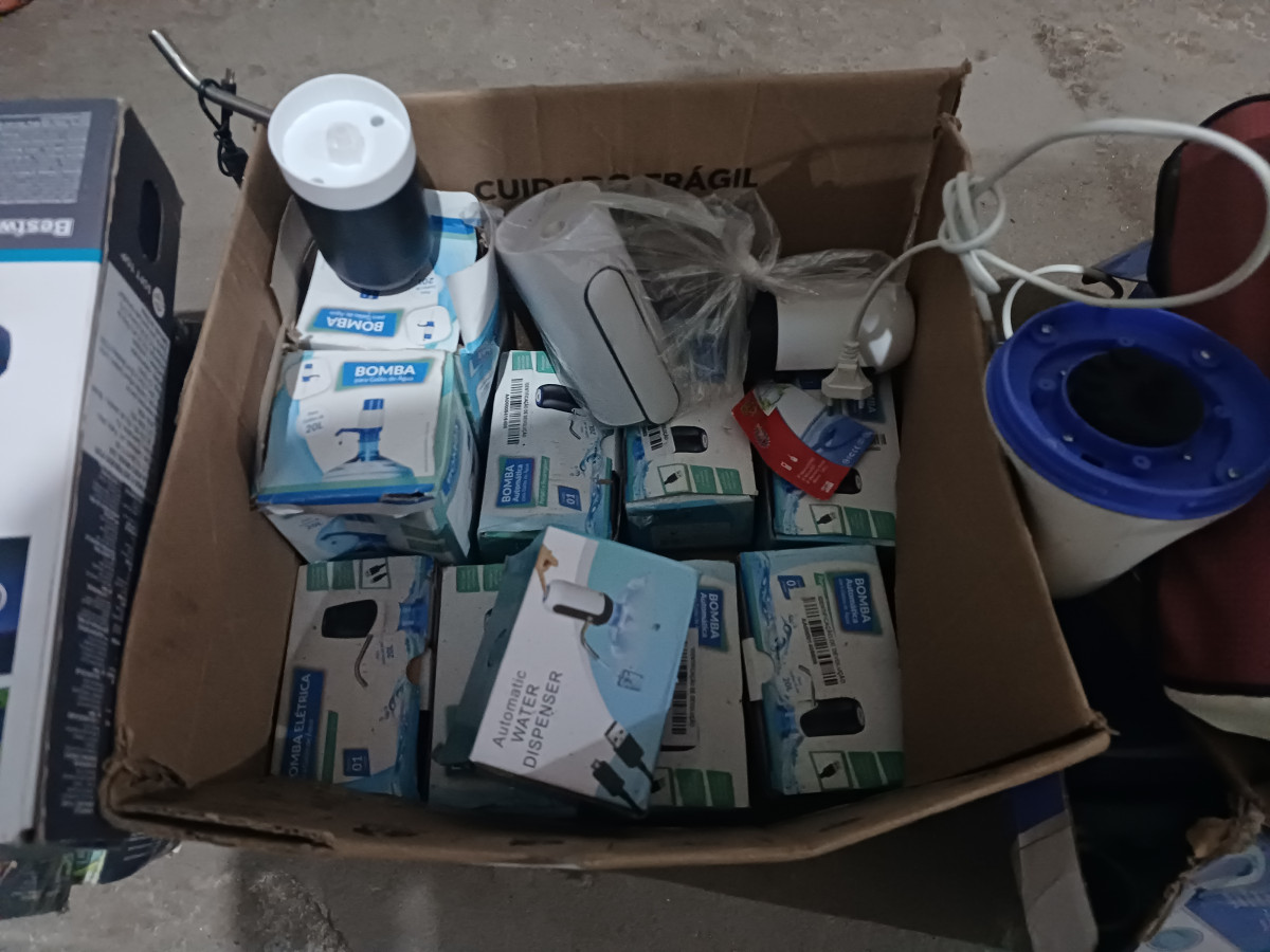 Caixa Com Diversas Bombas Para Filtro - Podendo Conter Defeitos Ou Ser Sucata
