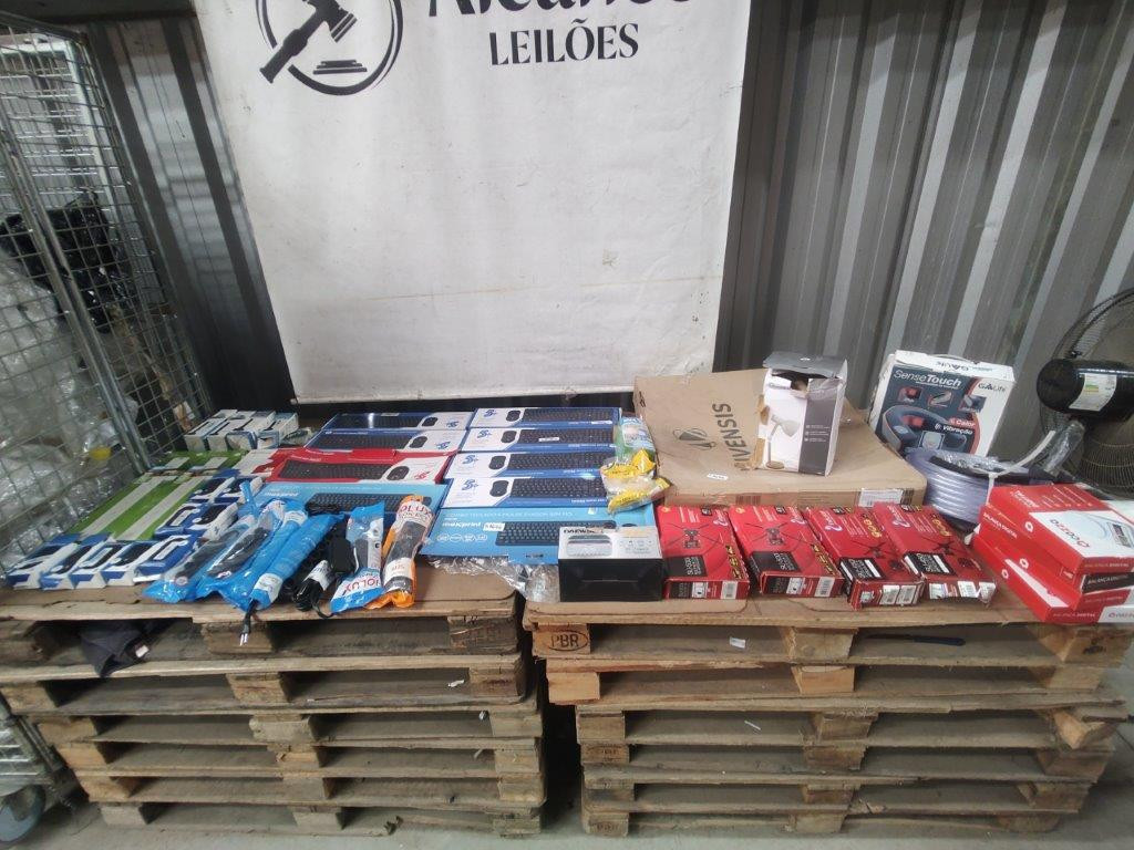 Aproximadamente 50 Itens Diversos, Sendo Antenas, Balanças, Teclados, Mouses, Suportes e Etc