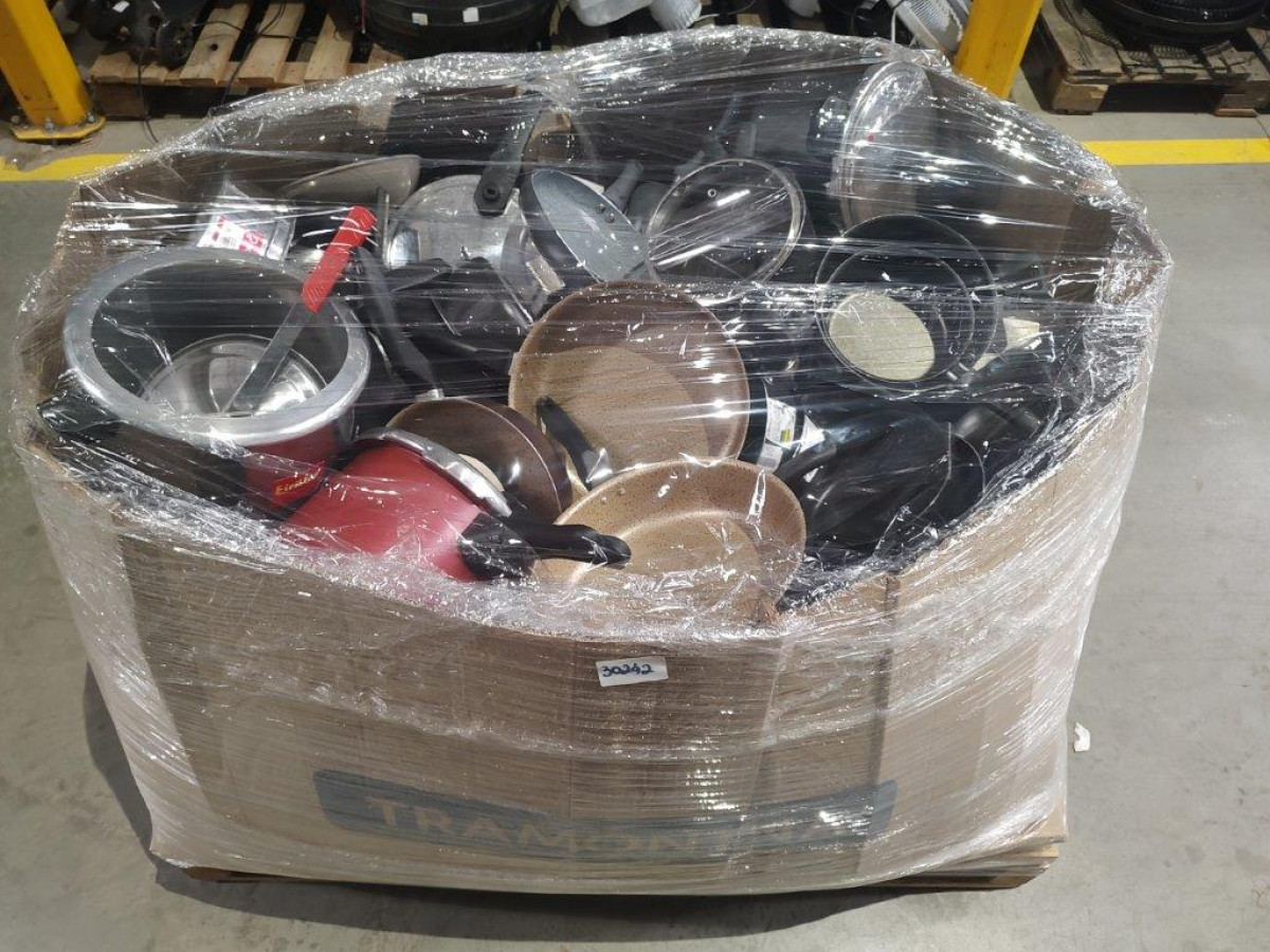 Pallet Fechado com Aproximadamente 87 Itens Diversos