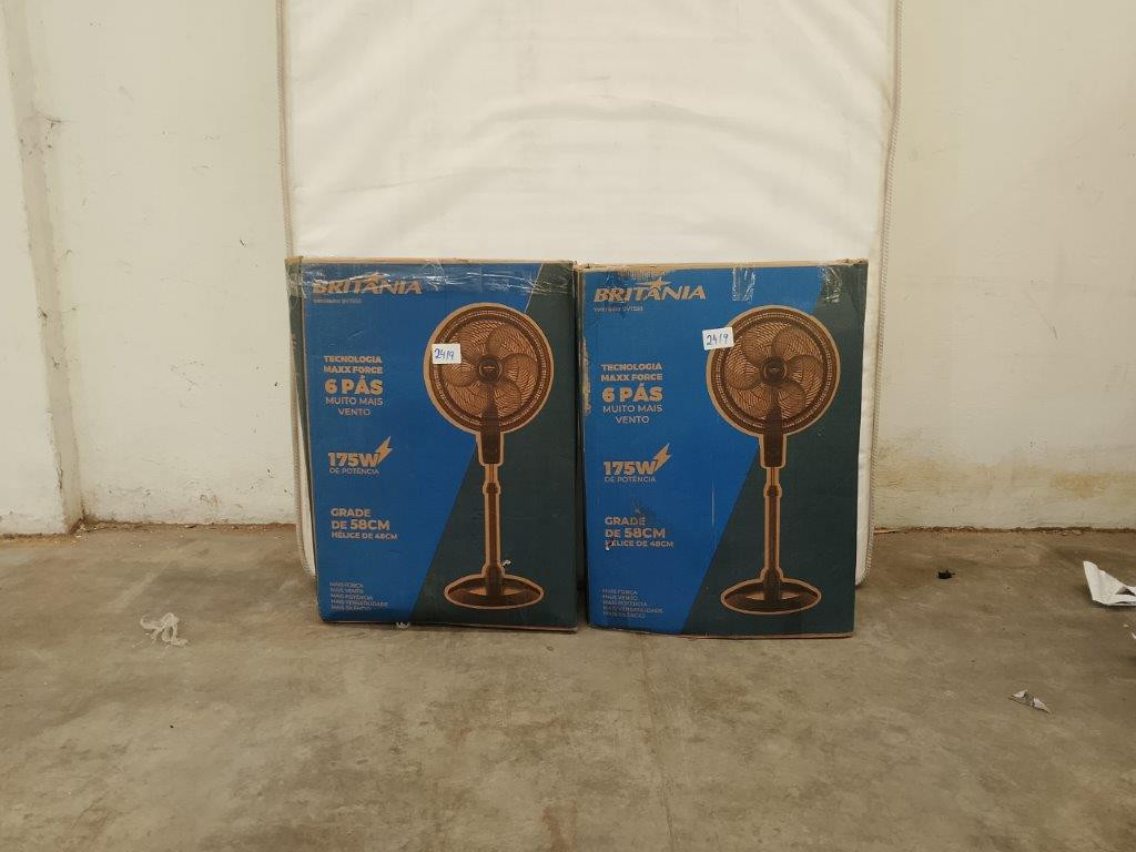 02 Ventiladores de Coluna Britânia