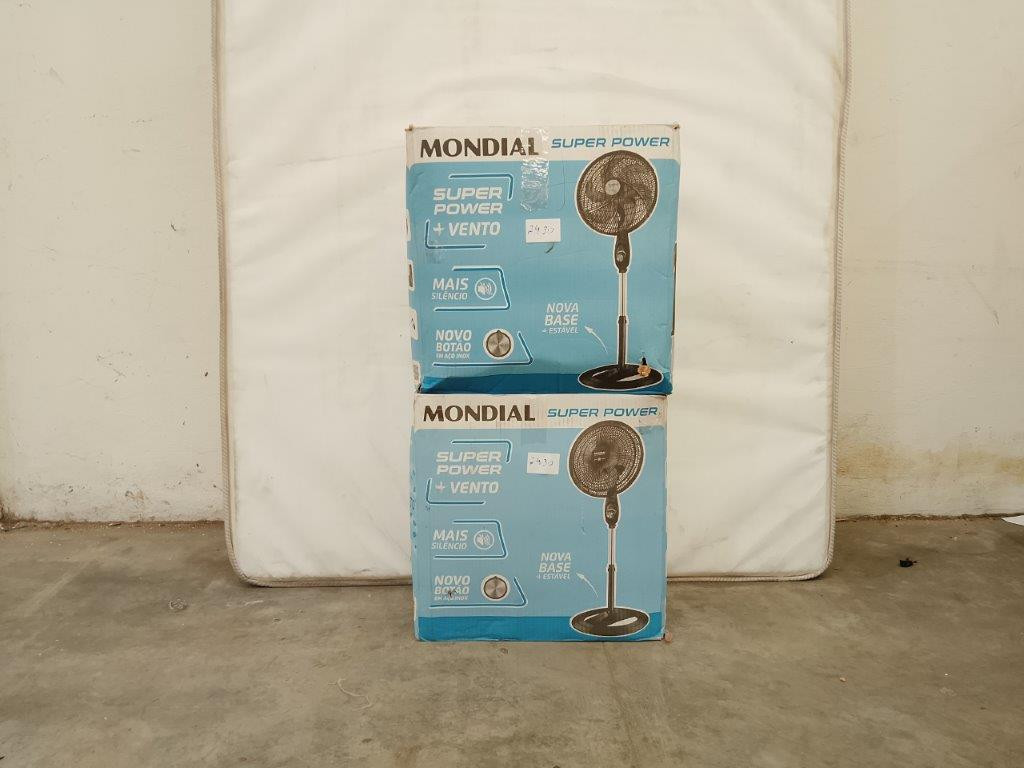 02 Ventiladores de Coluna Mondial