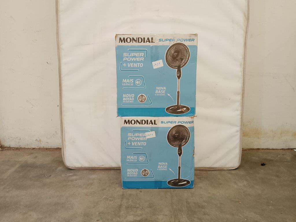 02 Ventiladores de Coluna Mondial