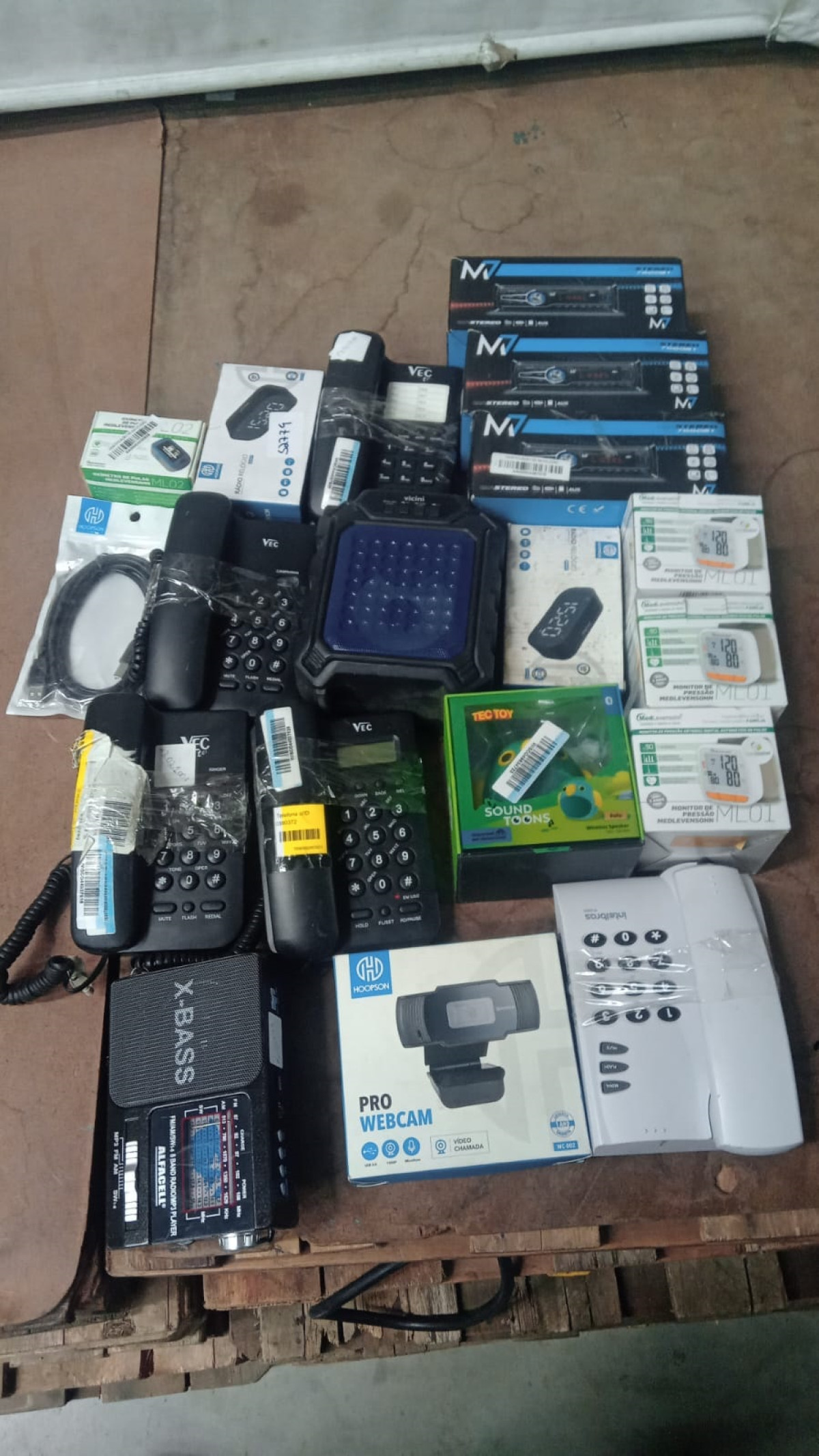 Aproximadamente 19 Itens Diversos, Sendo Oximetro, Autorradios, Webcam, Aparelhos de Pressão e Etc