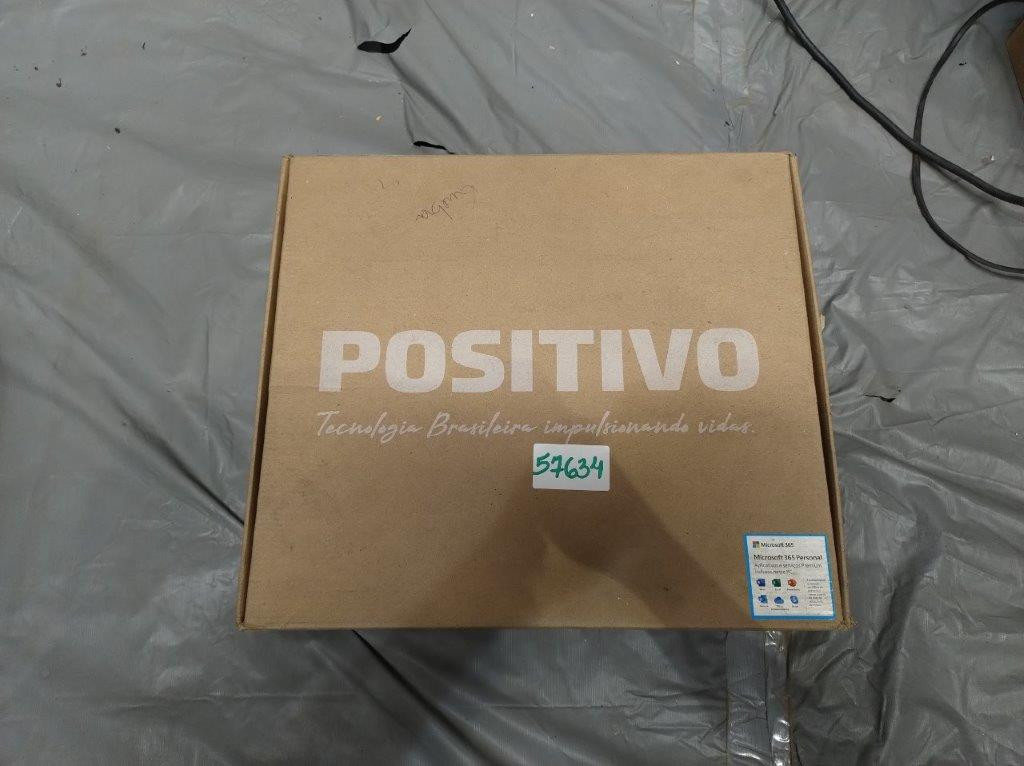 01 Notebook Positivo