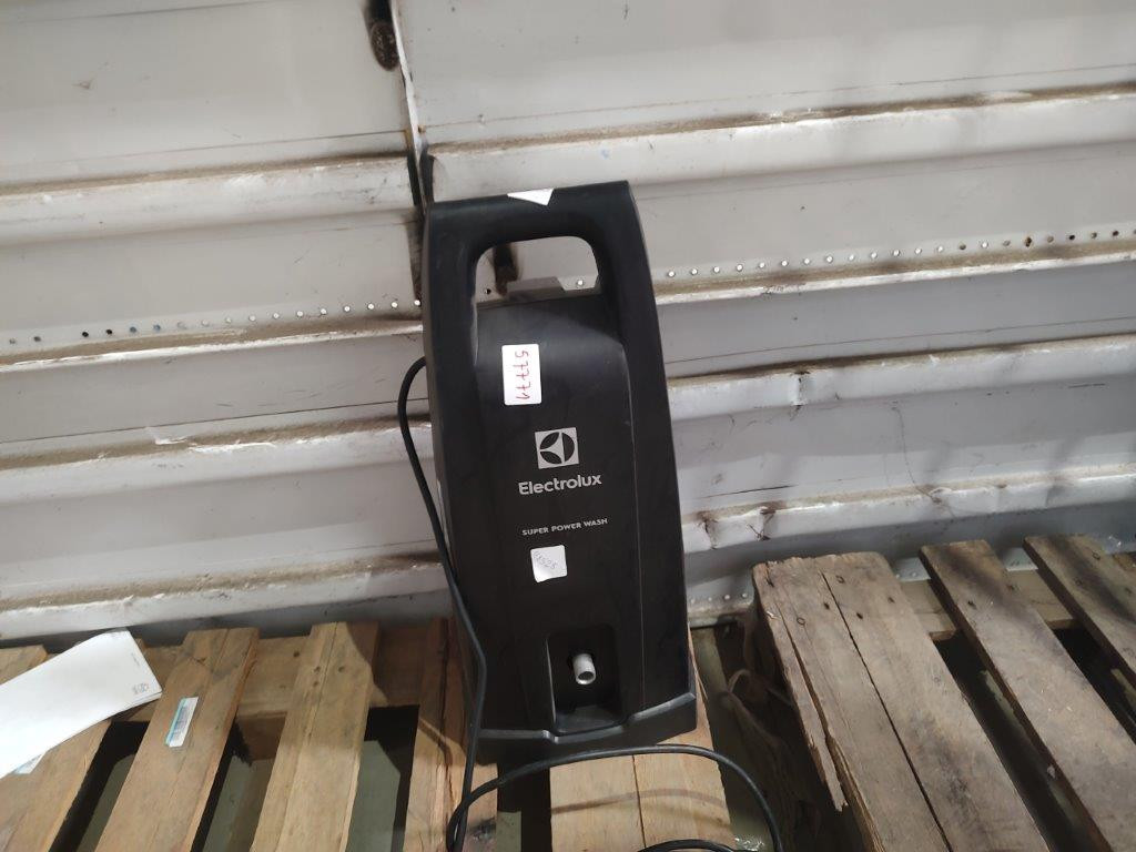 01 Lavadora A Pressão Electrolux