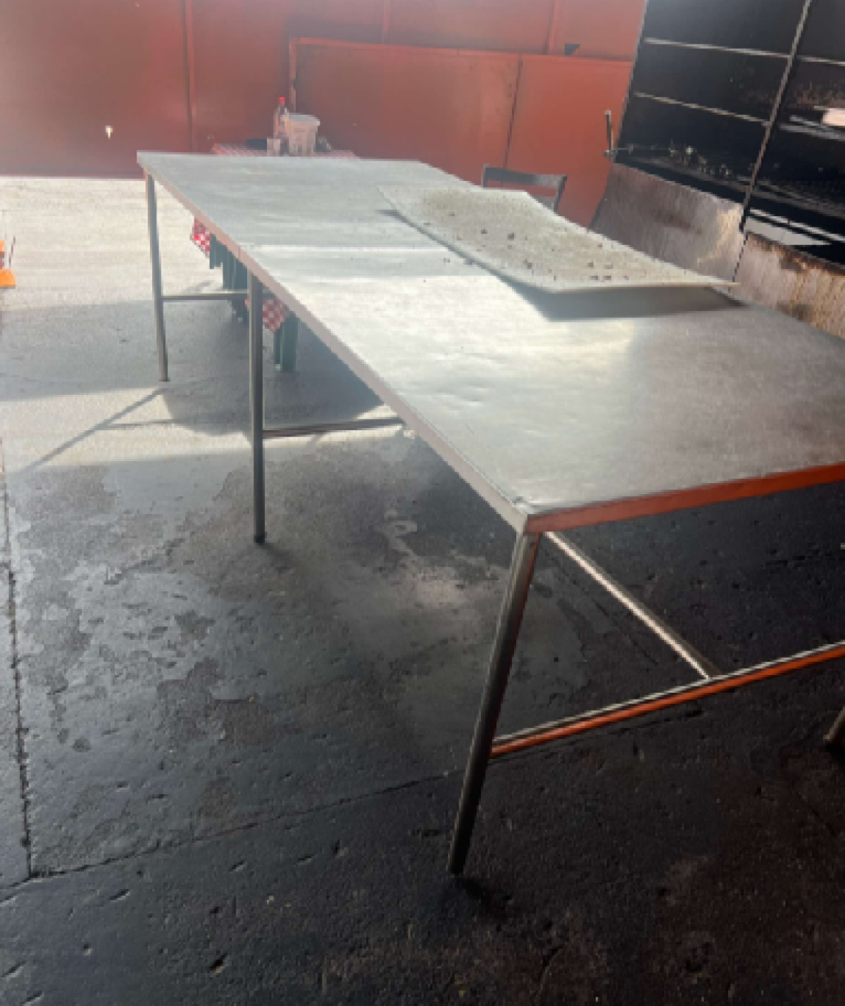 01 (UMA) MESA EM INOX, MEDINDO 3,50X1,20M — foto 1