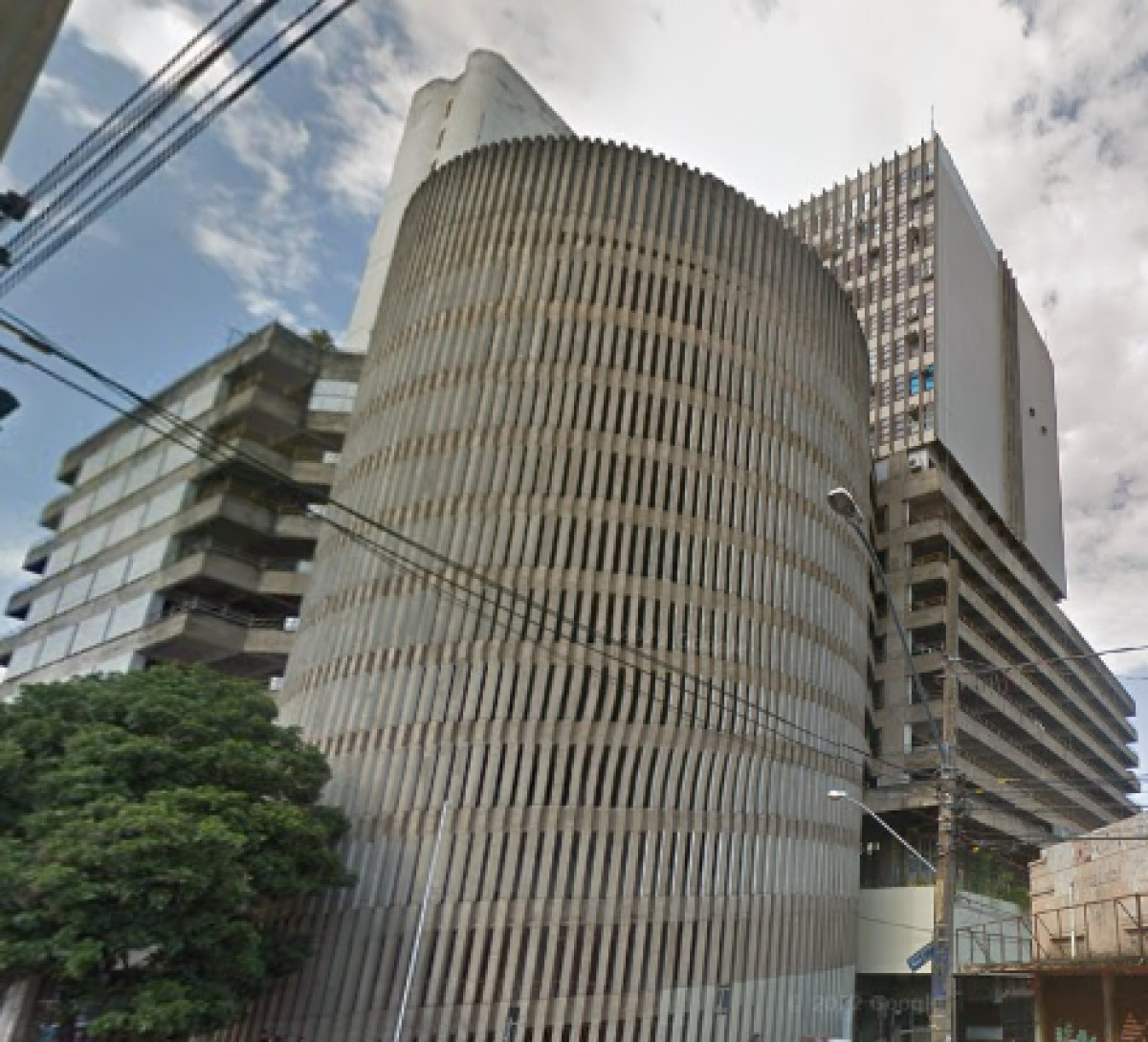 01 (UMA) BOX N° 541 DE GARAGEM NO ED. PARTHENON CENTER — foto 1