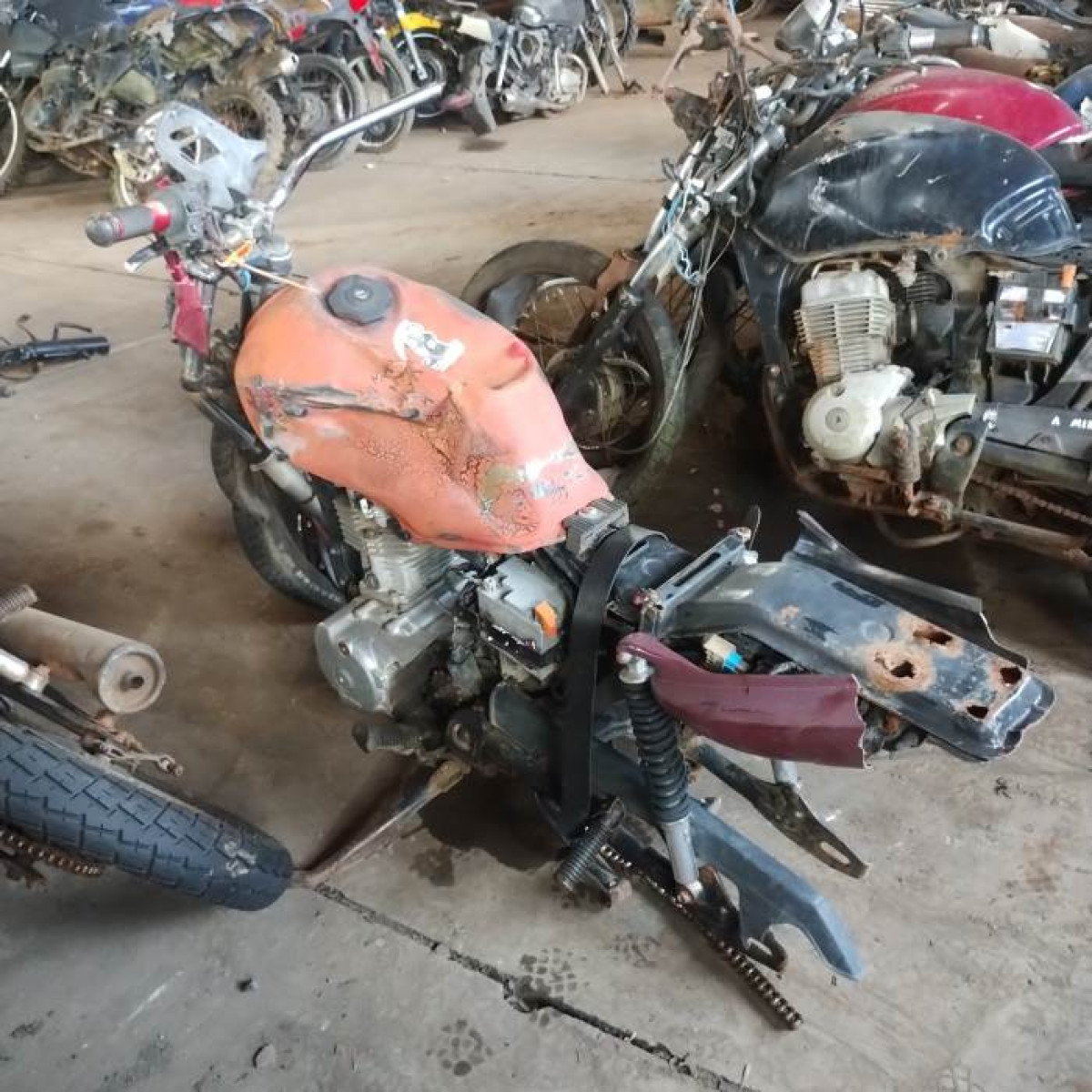 Motocicleta com Placa (Aplicada) Aqk2667
