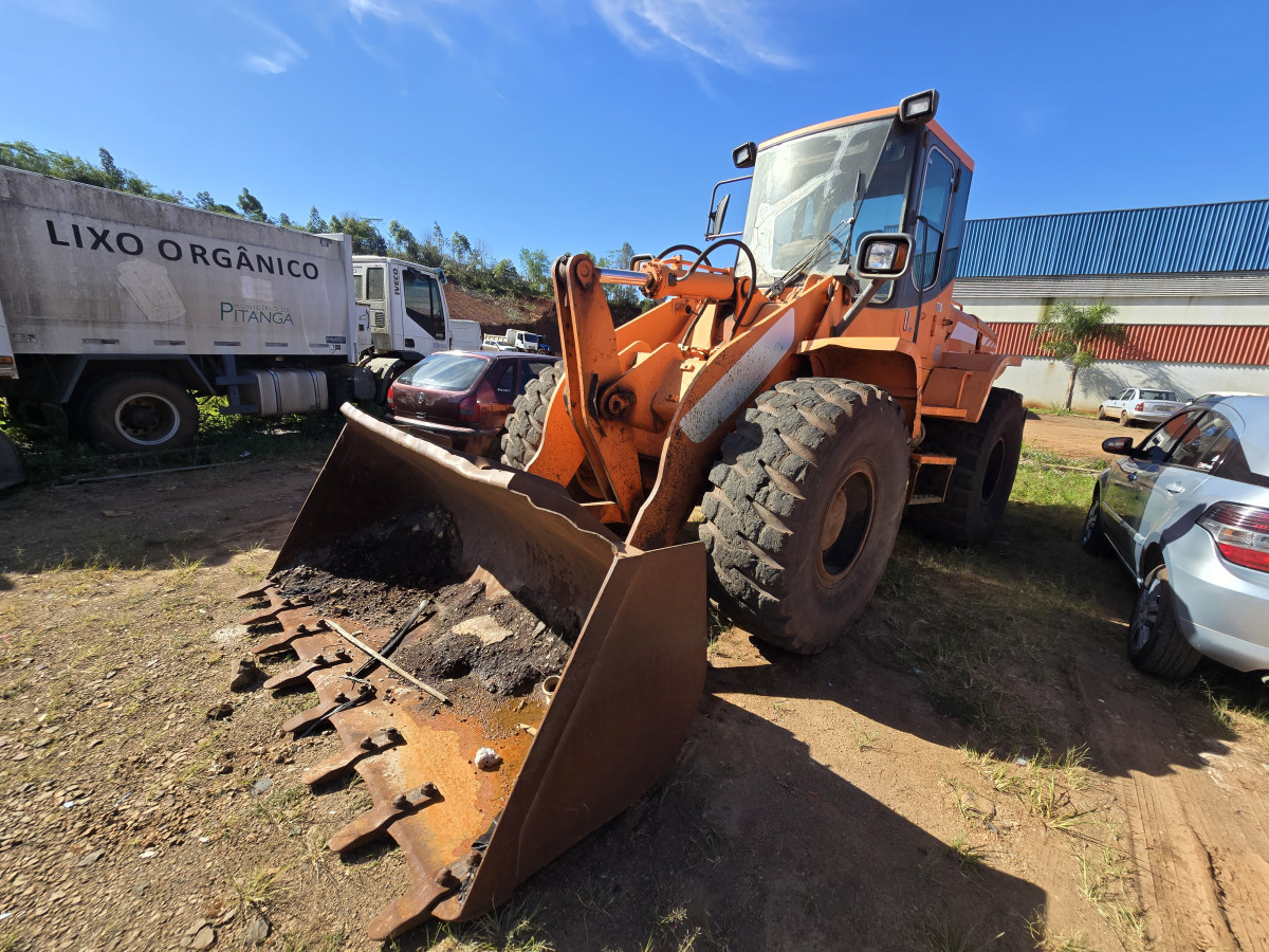 PÁ CARREGADEIRA DOSSAN DL200 | 2014 | DIESEL | LARANJA — foto 2