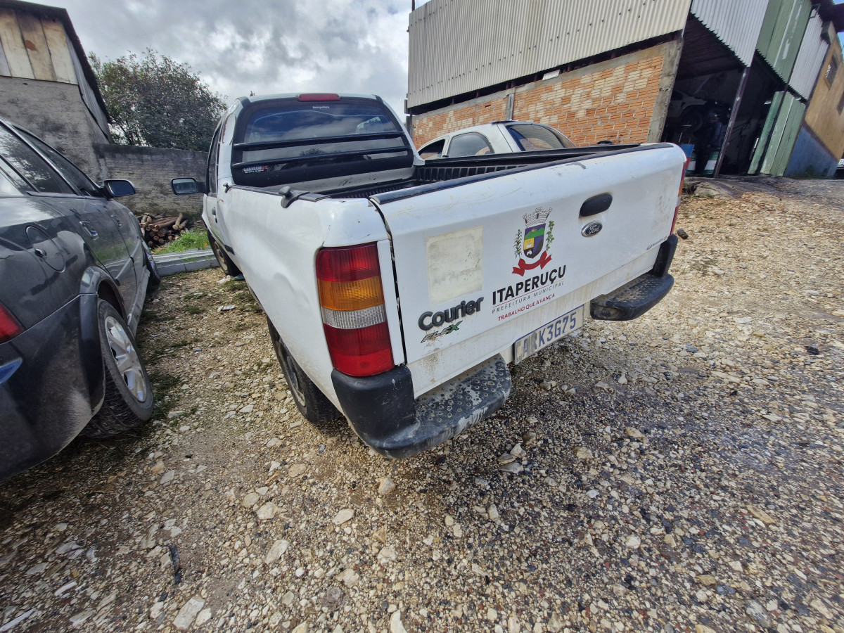 FORD/COURIER L 1.6 FLEX | 2009/2009 | ALCOOL/GASOLINA — foto 3