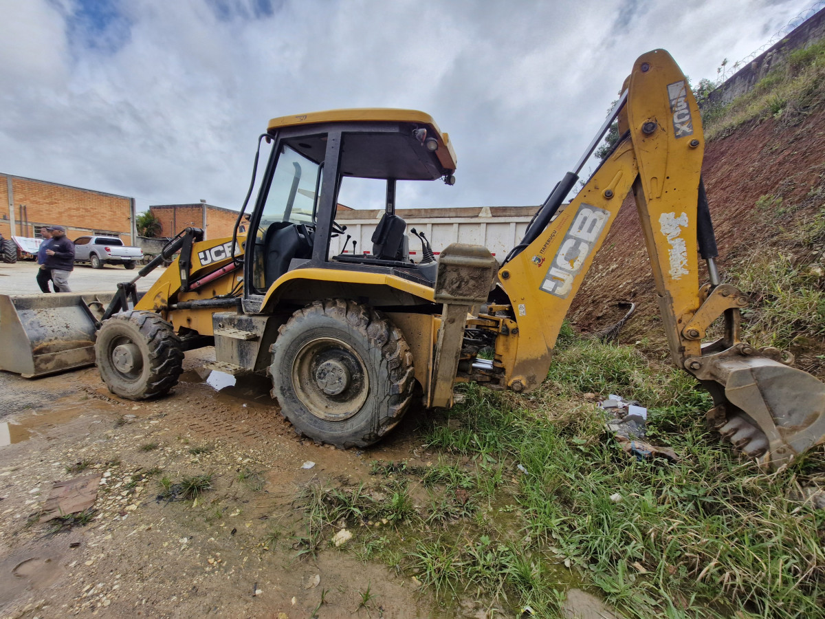 RETROESCAVADEIRA JCB 3CX | 2012 | DIESEL — foto 3