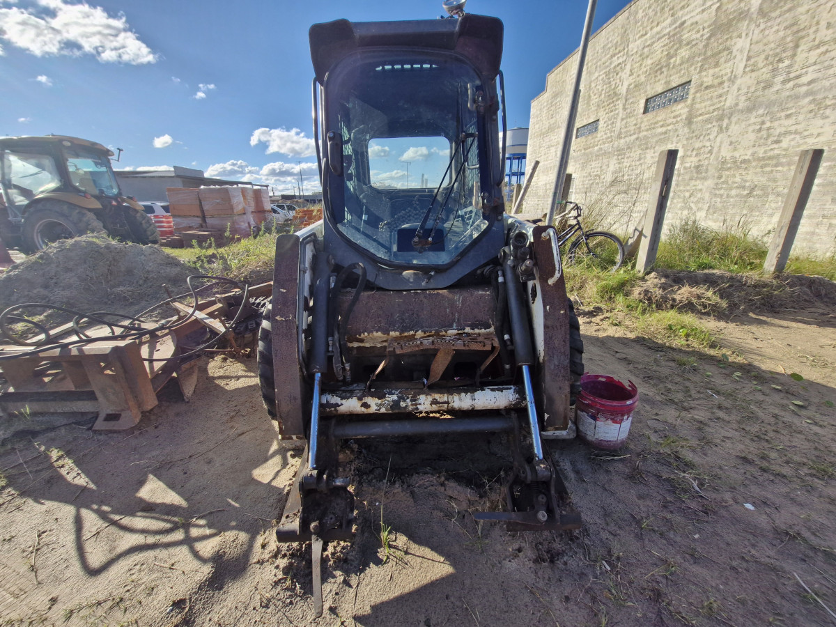Minicarregadeira Boob Cat S450 | 2014 | Diesel