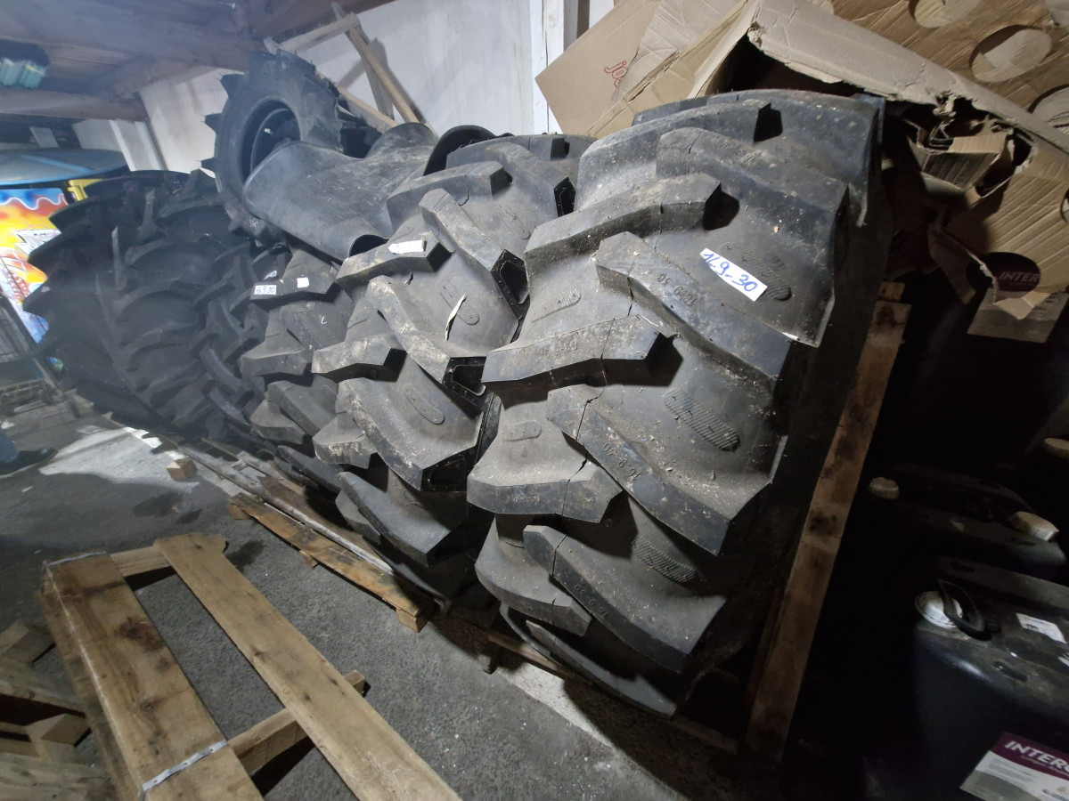 6 Pneus 16.9X30