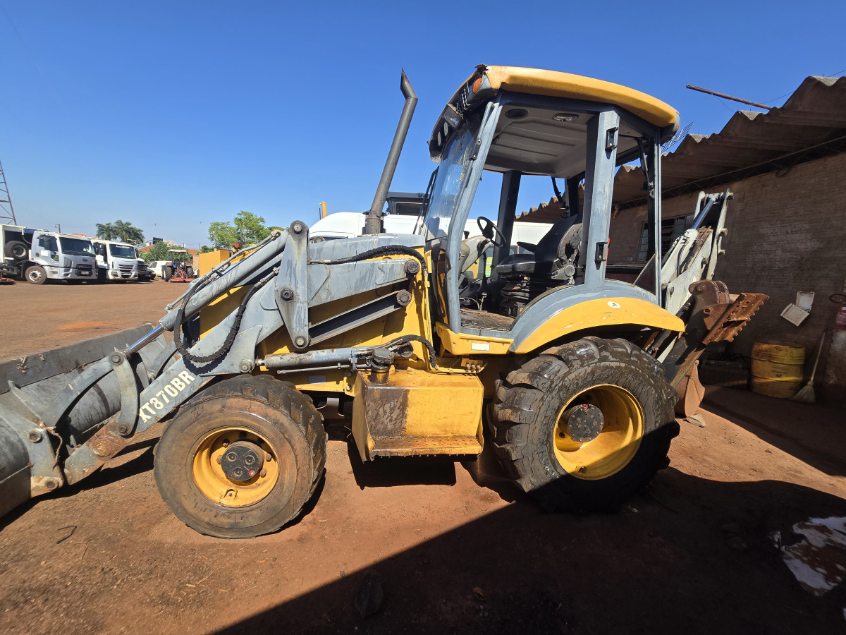 Lote 26 - Retroescavadeira Xcmg Xt870br