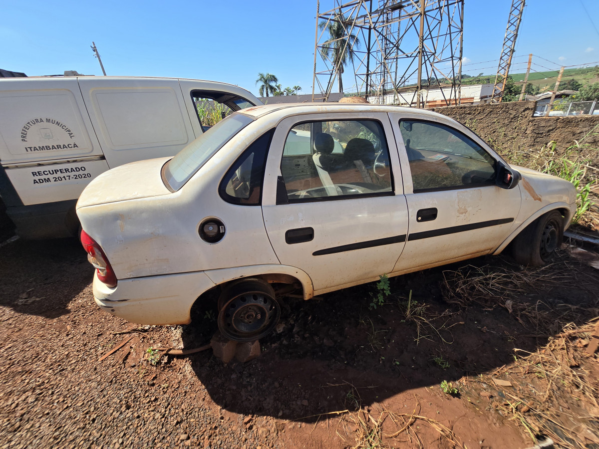 Lote 3 - Dois Veículos Gm/Corsa Super, 2002
