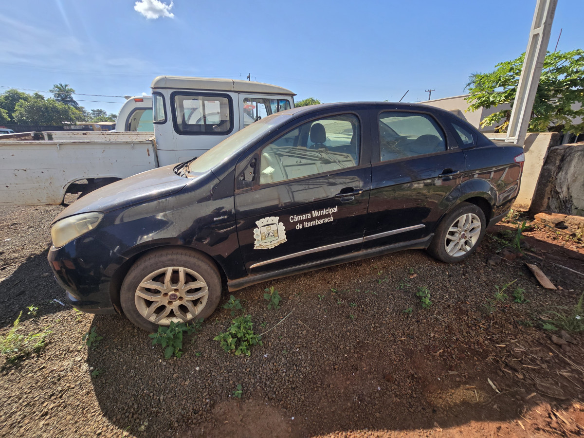 Lote 4 - Fiat/Siena Essence 1.6 - 2013/2013
