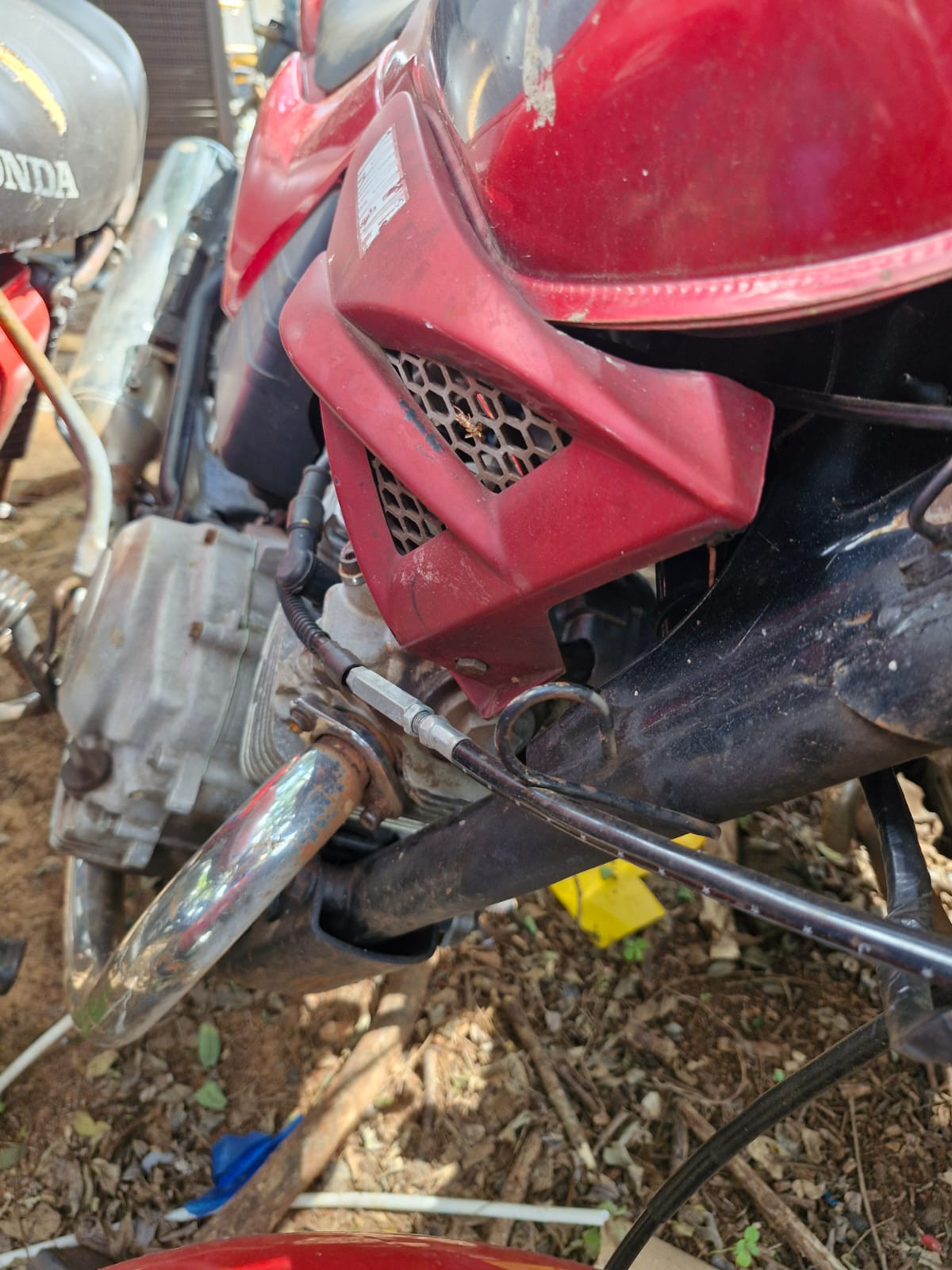 SUCATA INSERVÍVEL DE MOTOCICLETA YAMAHA/YBR 125K — foto 5