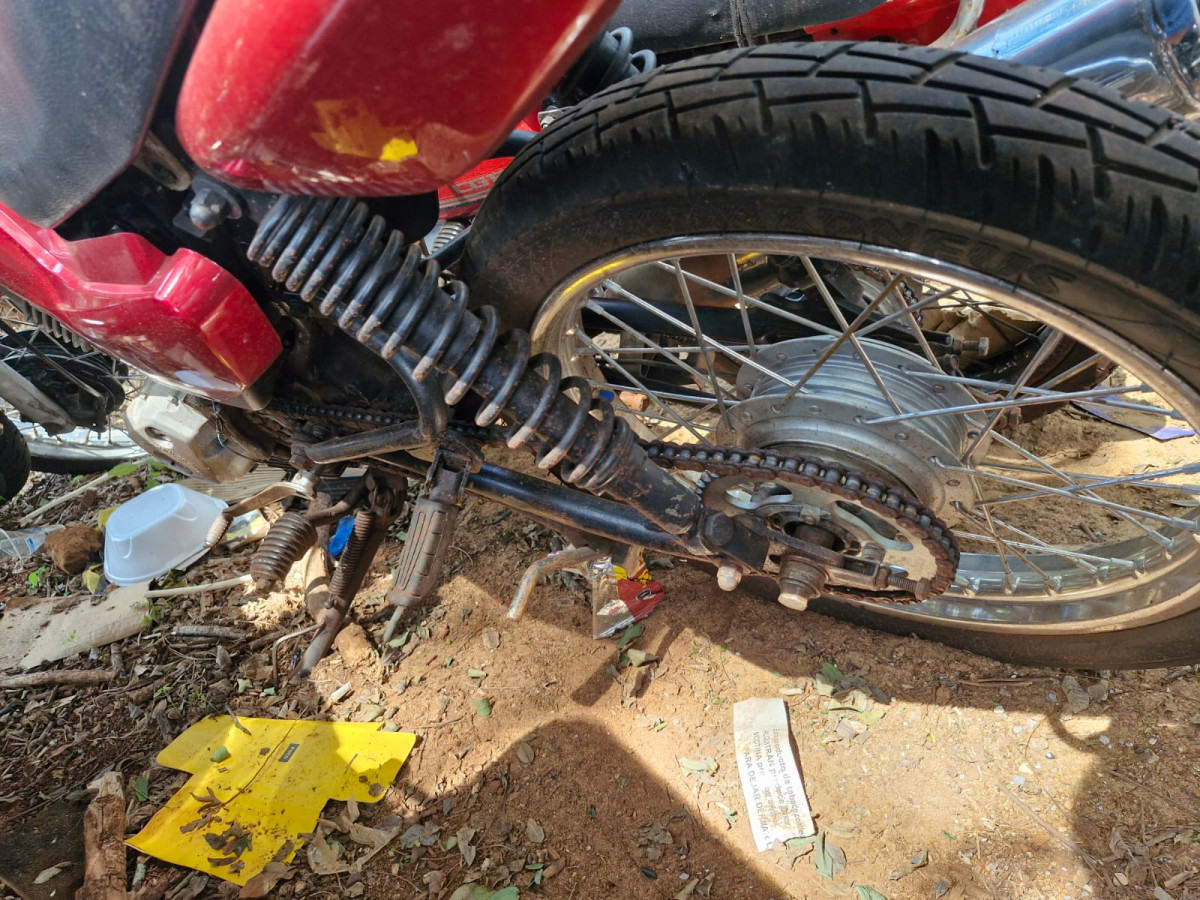 SUCATA INSERVÍVEL DE MOTOCICLETA YAMAHA/YBR 125K — foto 2
