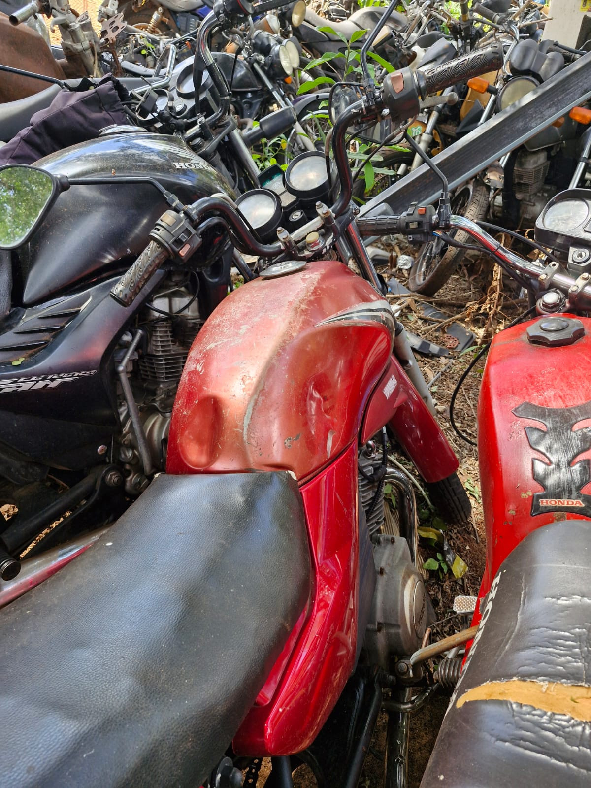 SUCATA INSERVÍVEL DE MOTOCICLETA YAMAHA/YBR 125K — foto 1