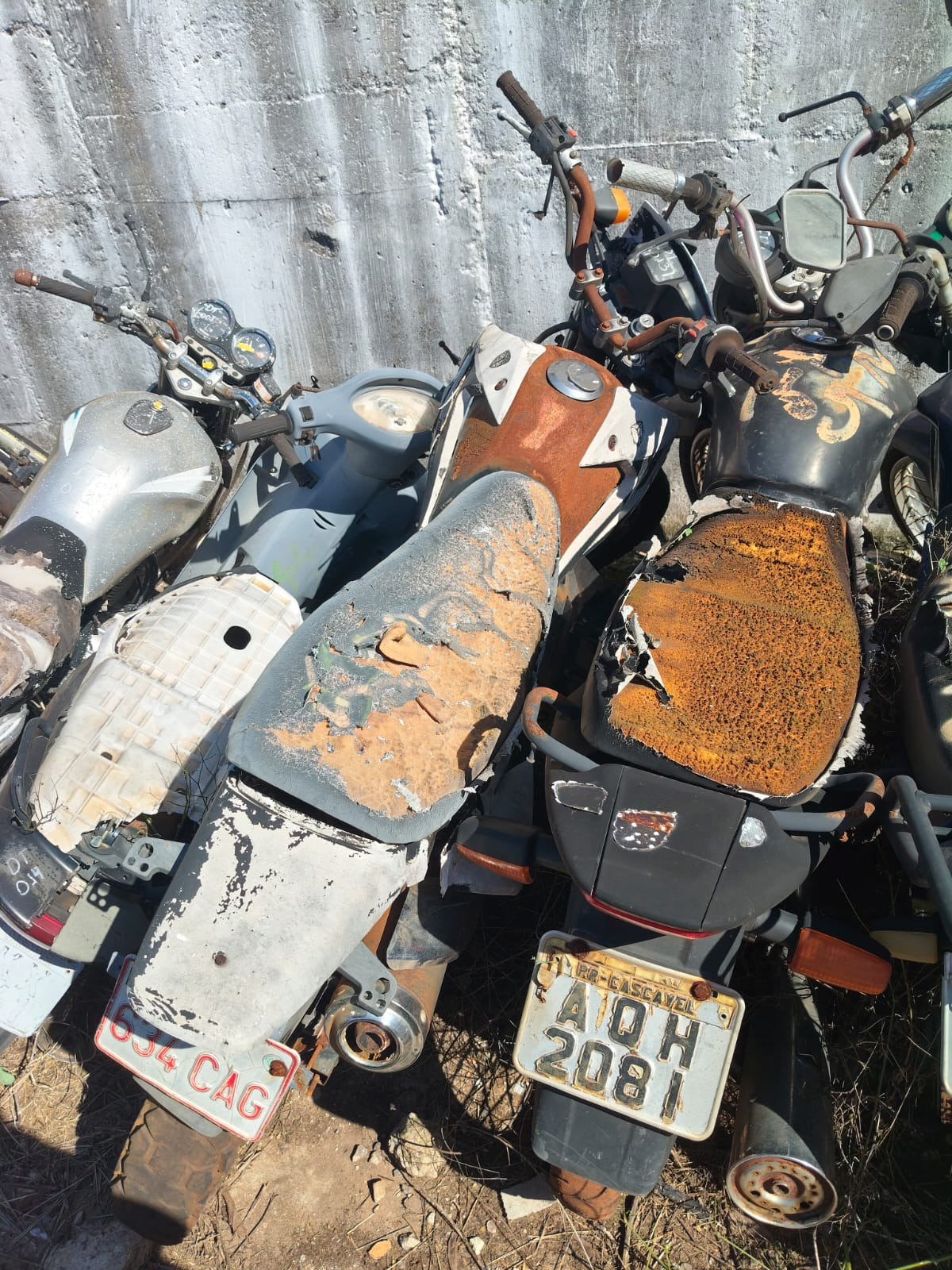 SUCATA INSERVÍVEL DE MOTOCICLETA YAMAZUKI — foto 2