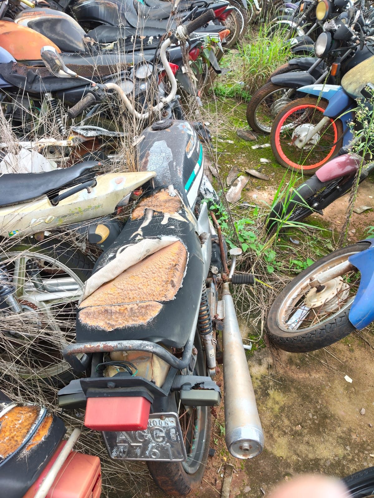 SUCATA INSERVÍVEL DE MOTOCICLETA HONDA/CG 125 — foto 1
