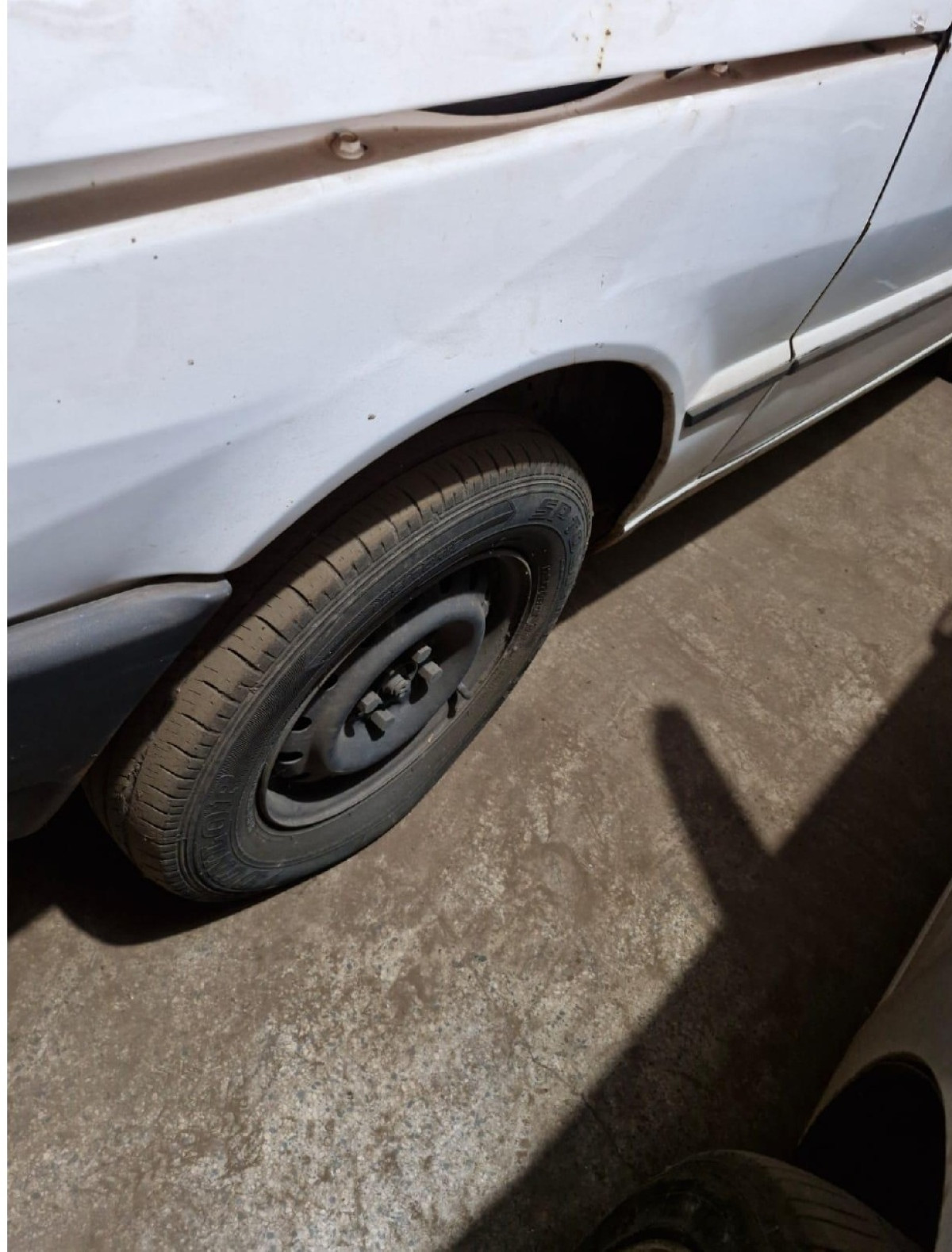 VEÍCULO FIAT/UNO MILLE SMART, ANO DE FABRICAÇÃO/MODELO: 2001/2001 — foto 3