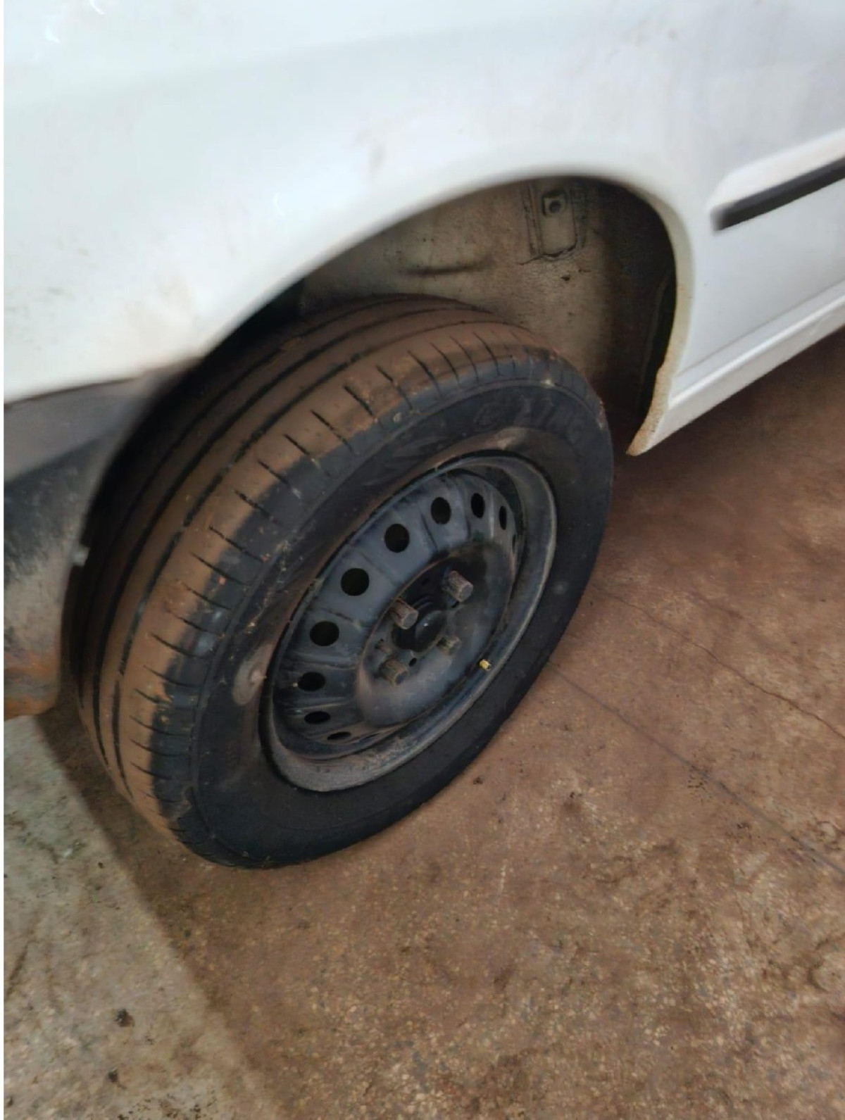VEÍCULO FIAT/UNO MILLE SMART, ANO DE FABRICAÇÃO/MODELO: 2001/2001 — foto 4