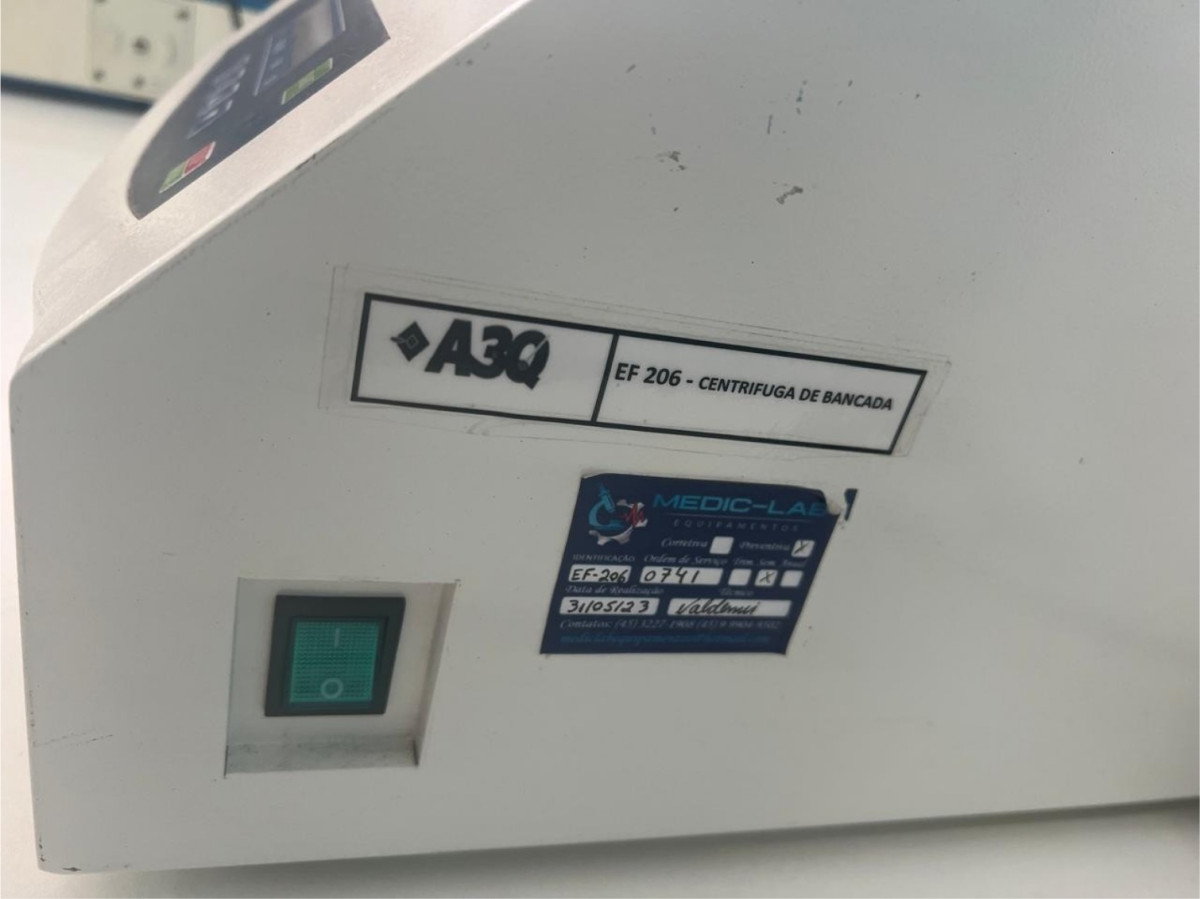 CENTRÍFUGA DE BANCADA REFRIGERADA — foto 2