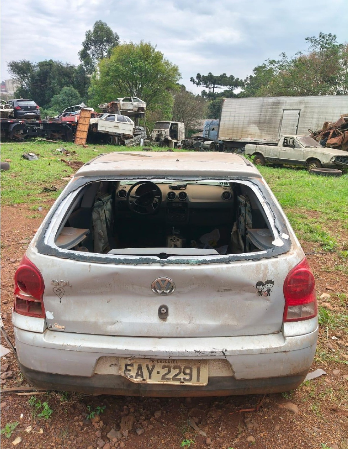 SUCATA INSERVÍVEL DE VEICULO VW/GOL 1.0 GIV, ANO DE FABRICAÇÃO/MODELO: 2008/2009 — foto 1