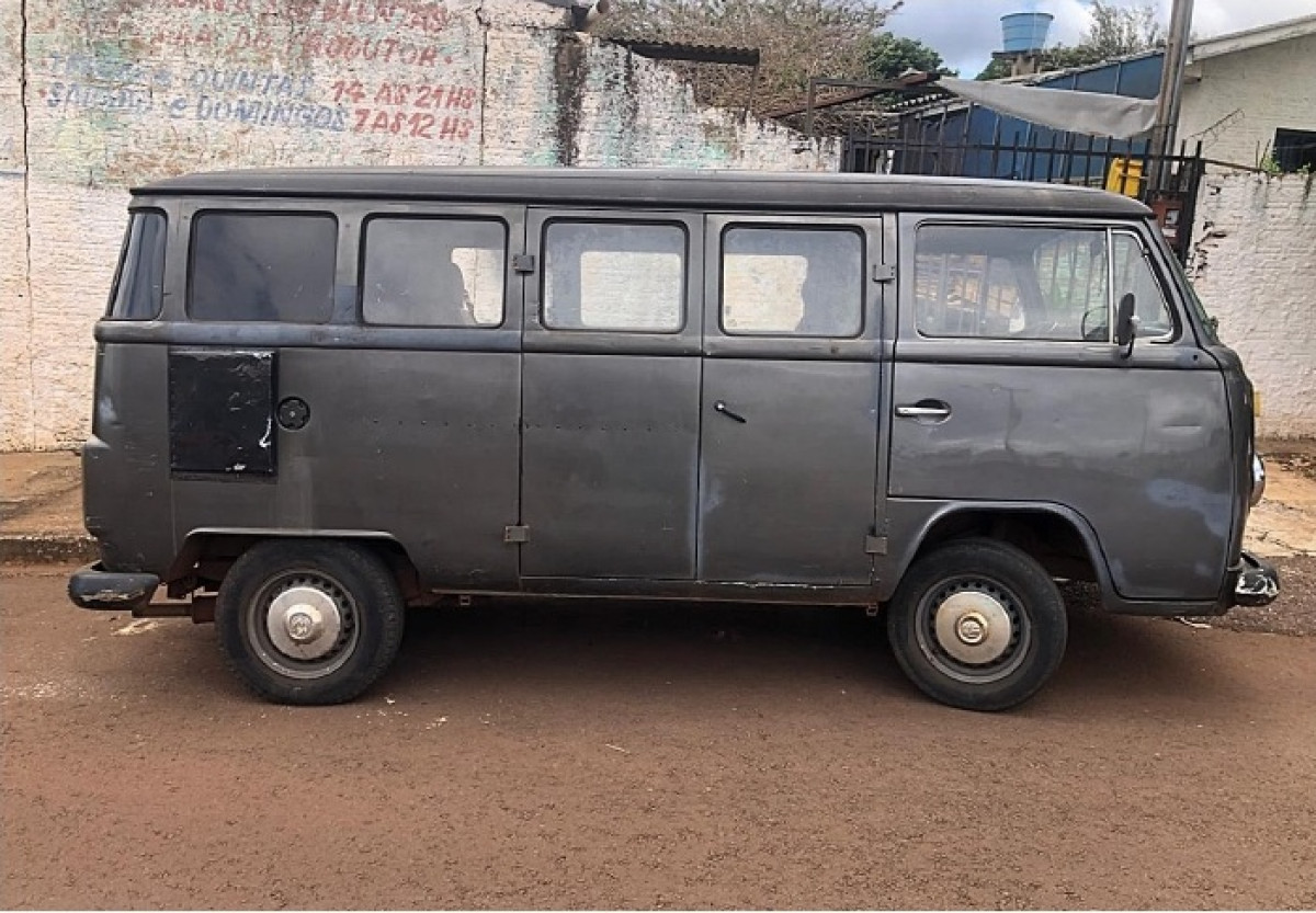 VEÍCULO VW/KOMBI, ANO DE FABRICAÇÃO/MODELO: 1993/1993 — foto 1