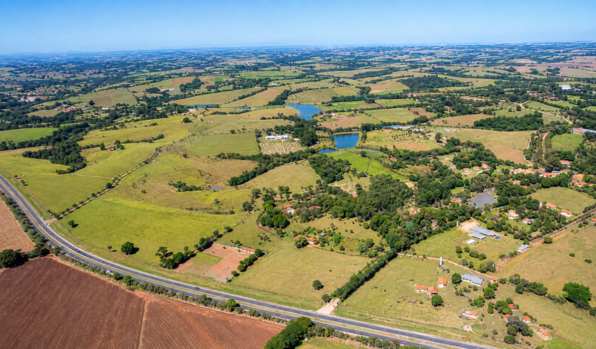 Terreno Industrial de 40.710,20m² na Avenida das Indústrias — foto 1