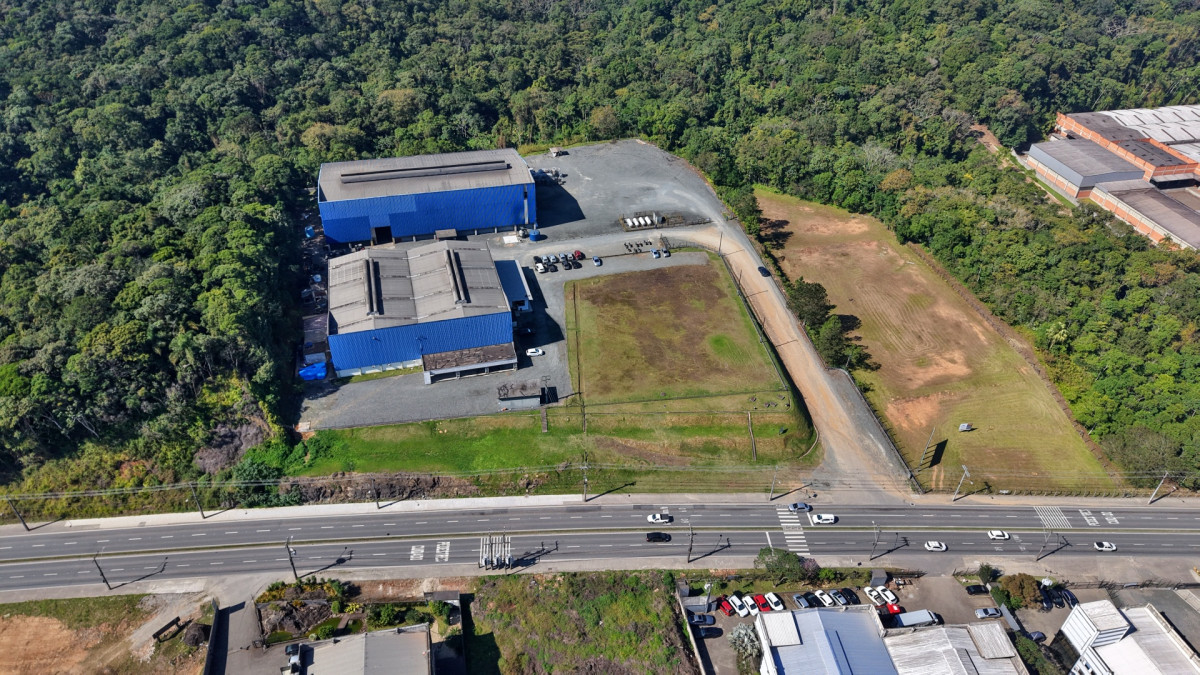 IMÓVEL INDUSTRIAL NA AV. SANTOS DUMONT, JOINVILLE — foto 5