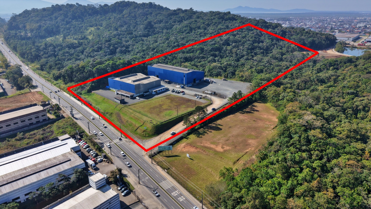 IMÓVEL INDUSTRIAL NA AV. SANTOS DUMONT, JOINVILLE — foto 1