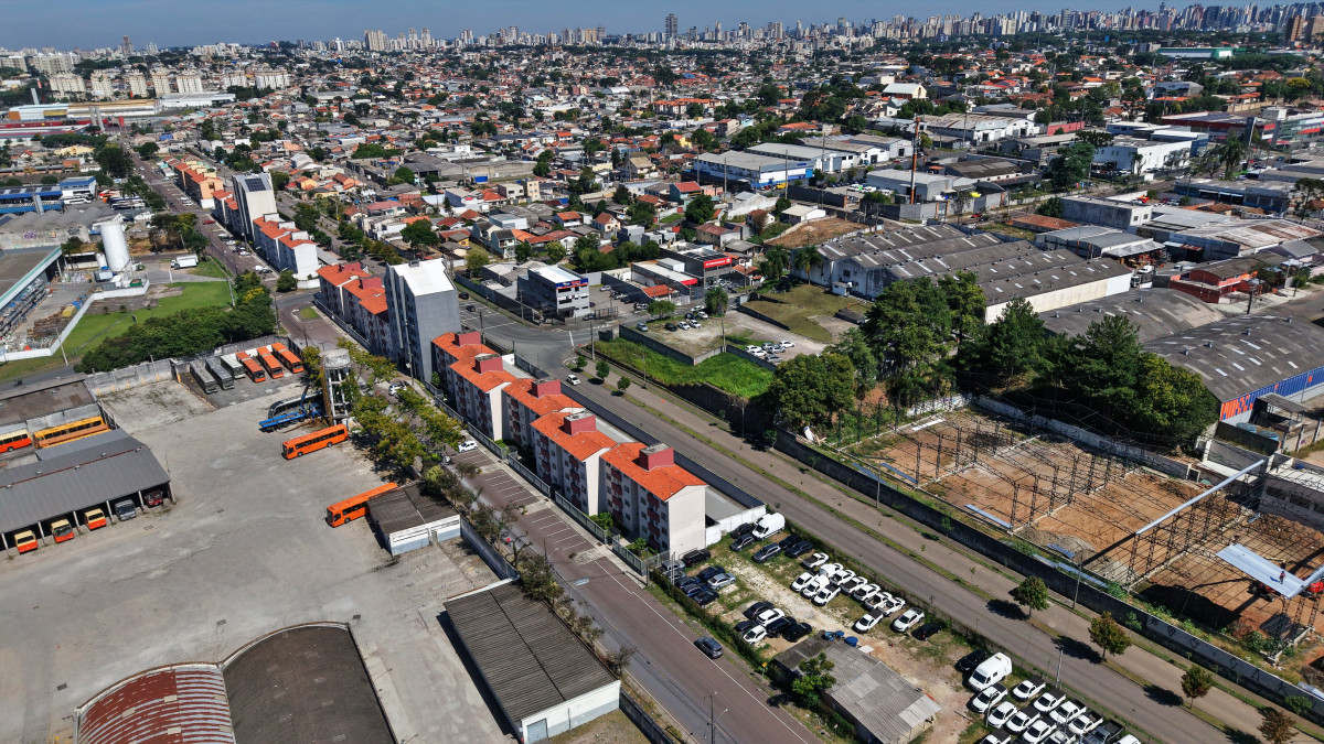 APARTAMENTO NO CONDOMÍNIO CONJUNTO RESIDENCIAL AVENIDA DA REPÚBLICA I, PAROLIN — foto 5