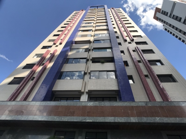 VAGA DE GARAGEM DUPLA NO CONDOMÍNIO EDIFÍCIO GOLDEN LYON, CABRAL — foto 1