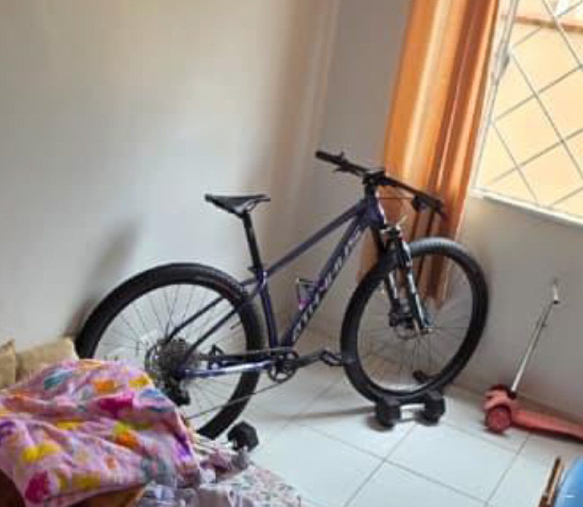 LEILÃO JUDICIAL DE UMA BICICLETA - Bicicleta ARO 29', quadro ATHYMUS 1.55 — foto 1