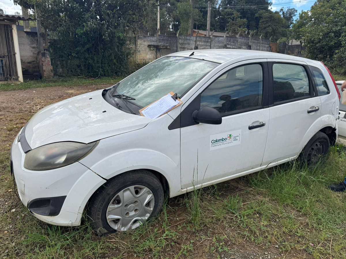 FORD FIESTA BATCH 1.0 - Placas: ASZ0453 - Branca - Gas. - Espécie: Pas./Automóvel - Ano/Modelo: 10/11 - Cap./pot.: 5P/73cv - Chassi: 9BFZF55A4B8093538 - Renaven: 22941792-2 — foto 2