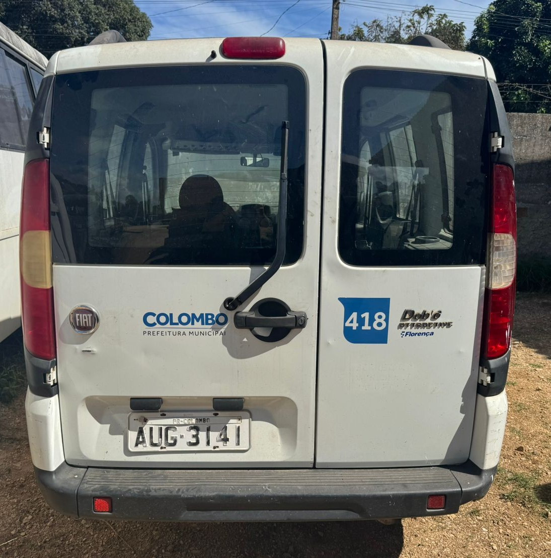 FIAT DOBLO ATRACTIVE 1.4 - Placas: AUG3141 - Branca - Flex - Espécie: Pas./Automóvel - Ano/Modelo: 11/12 - Cap./Pot.: SP/86CV - Chassi: 9BD119707C1083424 - Renavan: 33742142 — foto 2