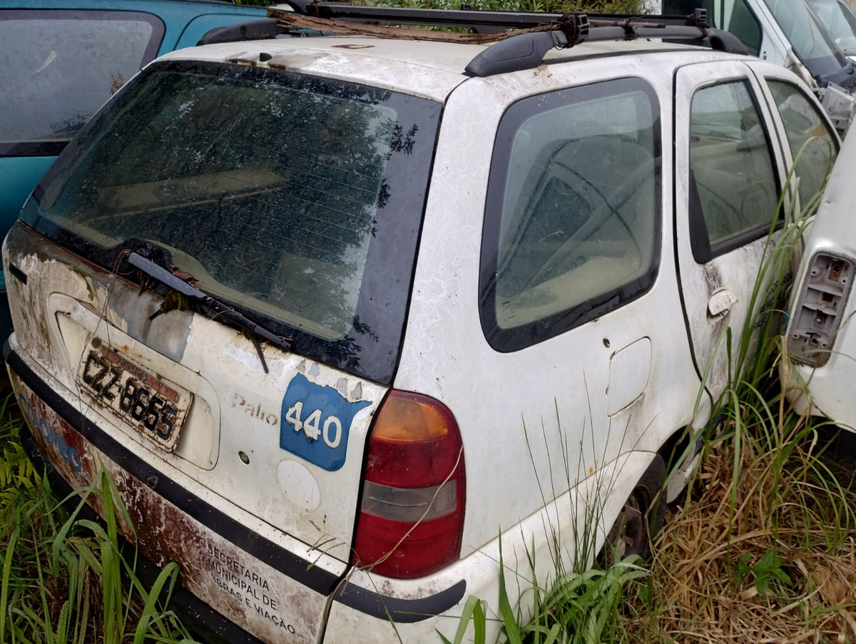 FIAT PALIO WEEK EX 1.0 - Placas: CZZ8855 - Branca - Gas/GNV - Espécie: Pas./Automóvel - Ano/Modelo: 03/04 - Cap./Pot.: 5P/67CV - Chassi: 9BD173013441007S9 - Renavan: 81991693 — foto 2