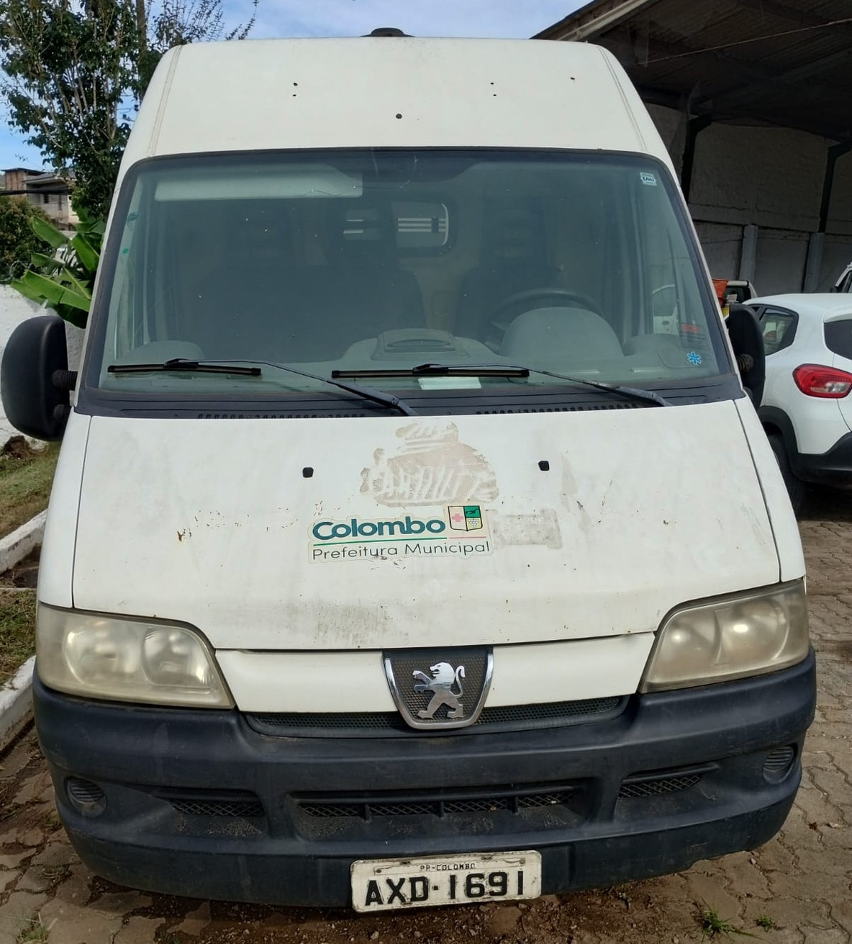 PEUGEOT BOXER AMB - Placas: AXD1690 - Branca - Diesel - Espécie: ESP/camionete/Ambulancia Ano/Modelo: 12/13 - Cap./Pot.: 8P/127CV - Chassi: 936ZCWMNCD2108761 - Renavan: 55048500-7 — foto 4