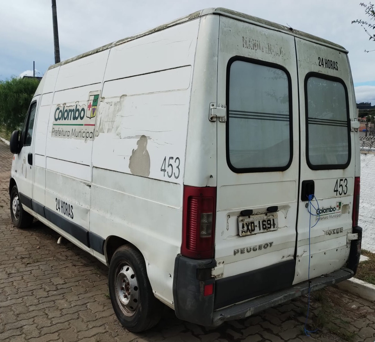 PEUGEOT BOXER AMB - Placas: AXD1690 - Branca - Diesel - Espécie: ESP/camionete/Ambulancia Ano/Modelo: 12/13 - Cap./Pot.: 8P/127CV - Chassi: 936ZCWMNCD2108761 - Renavan: 55048500-7 — foto 2