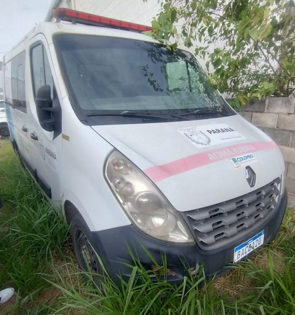 RENAULT MASTER 2.3 AMBULANCIA - Placas: BAC8A20 - Branca - Diesel - Espécie: Esp/caminhonete - Ano/Modelo: 15/16 - Cap./Pot.: 6P/130CV - Chassi: 93YMAFELAGJ774591 - Renavan: 107055783-5 — foto 1