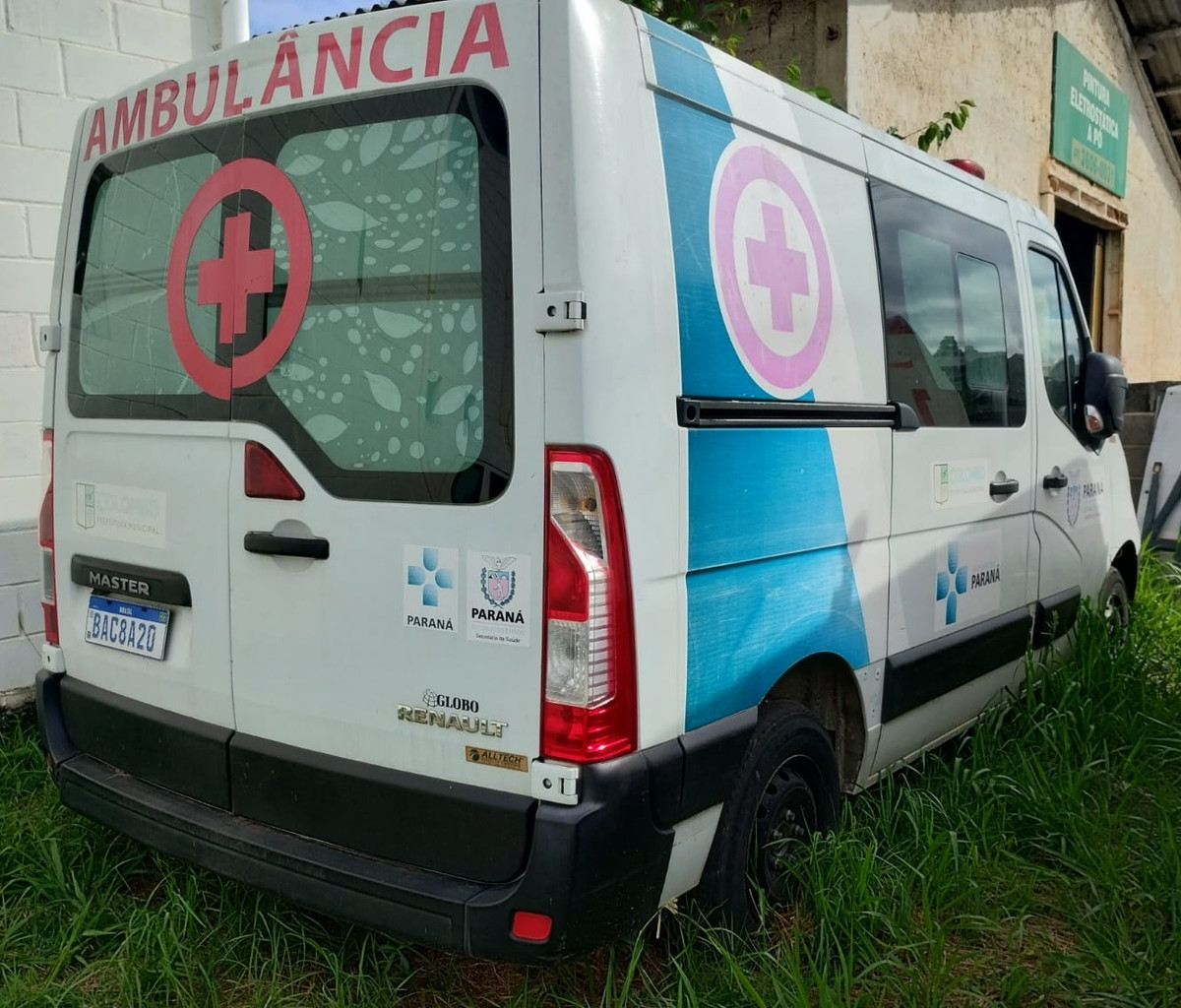 RENAULT MASTER 2.3 AMBULANCIA - Placas: BAC8A20 - Branca - Diesel - Espécie: Esp/caminhonete - Ano/Modelo: 15/16 - Cap./Pot.: 6P/130CV - Chassi: 93YMAFELAGJ774591 - Renavan: 107055783-5 — foto 3