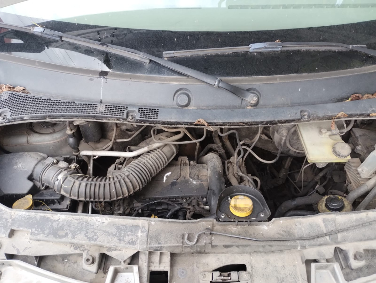 RENAULT MASTER 2.3 AMBULANCIA - Placas: BAC8A20 - Branca - Diesel - Espécie: Esp/caminhonete - Ano/Modelo: 15/16 - Cap./Pot.: 6P/130CV - Chassi: 93YMAFELAGJ774591 - Renavan: 107055783-5 — foto 5