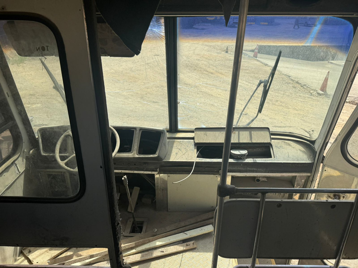 SCANIA k113 CL 4x2 360 - Placas: EVC6969 - PRATA - Diesel - Espécie: Pas./onibus - Ano/Modelo: 95/95 Chassi: 9BSKC4X2BS3464435 - Renavan: 64093727-6 — foto 3