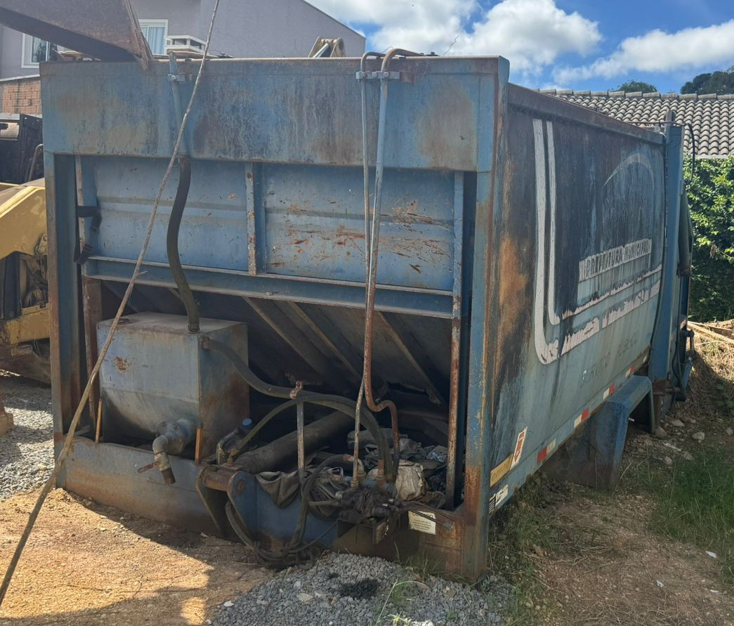 33 VEMAQ - Azul - Espécie: Caçamba Coletor/Compactador - Ano/ModeIo: 2002 — foto 4