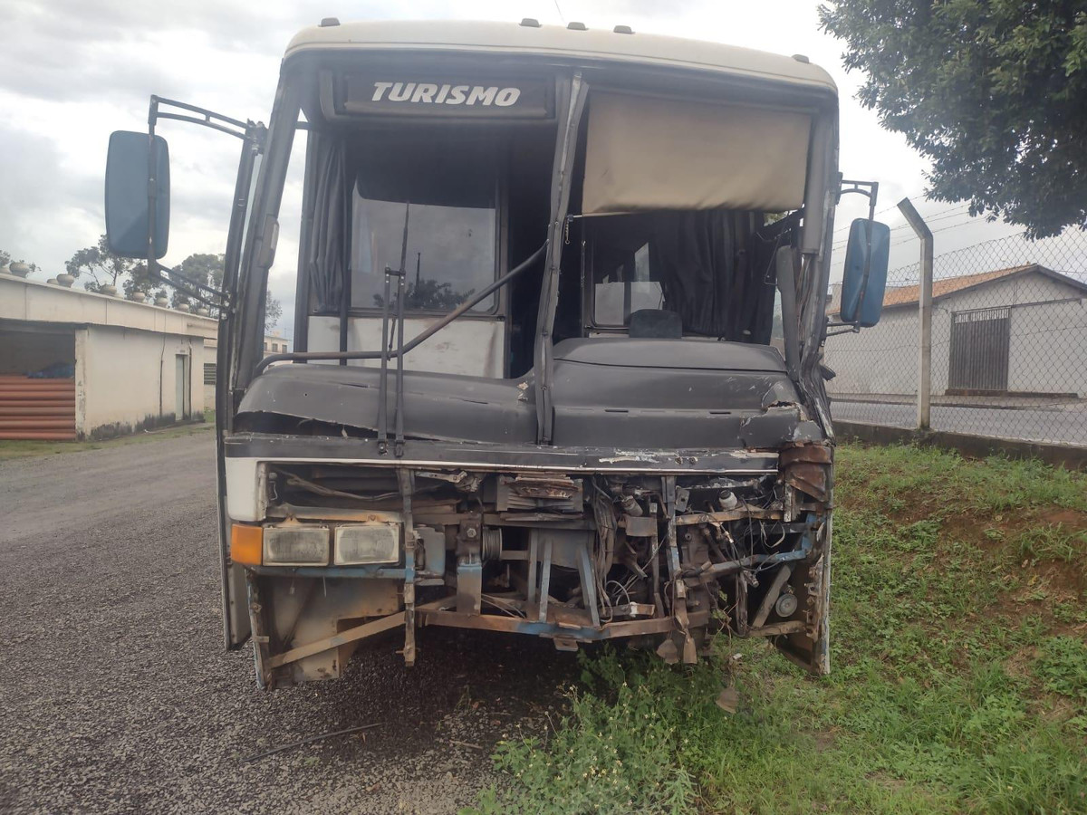 Ônibus M.Benz/O 400 RSE PL - Ano 1998 - Cor Branca — foto 1