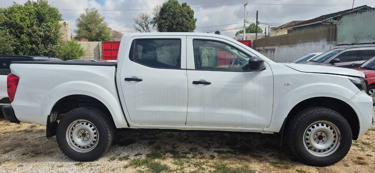 NISSAN FRONTIER S 2023 — foto 2